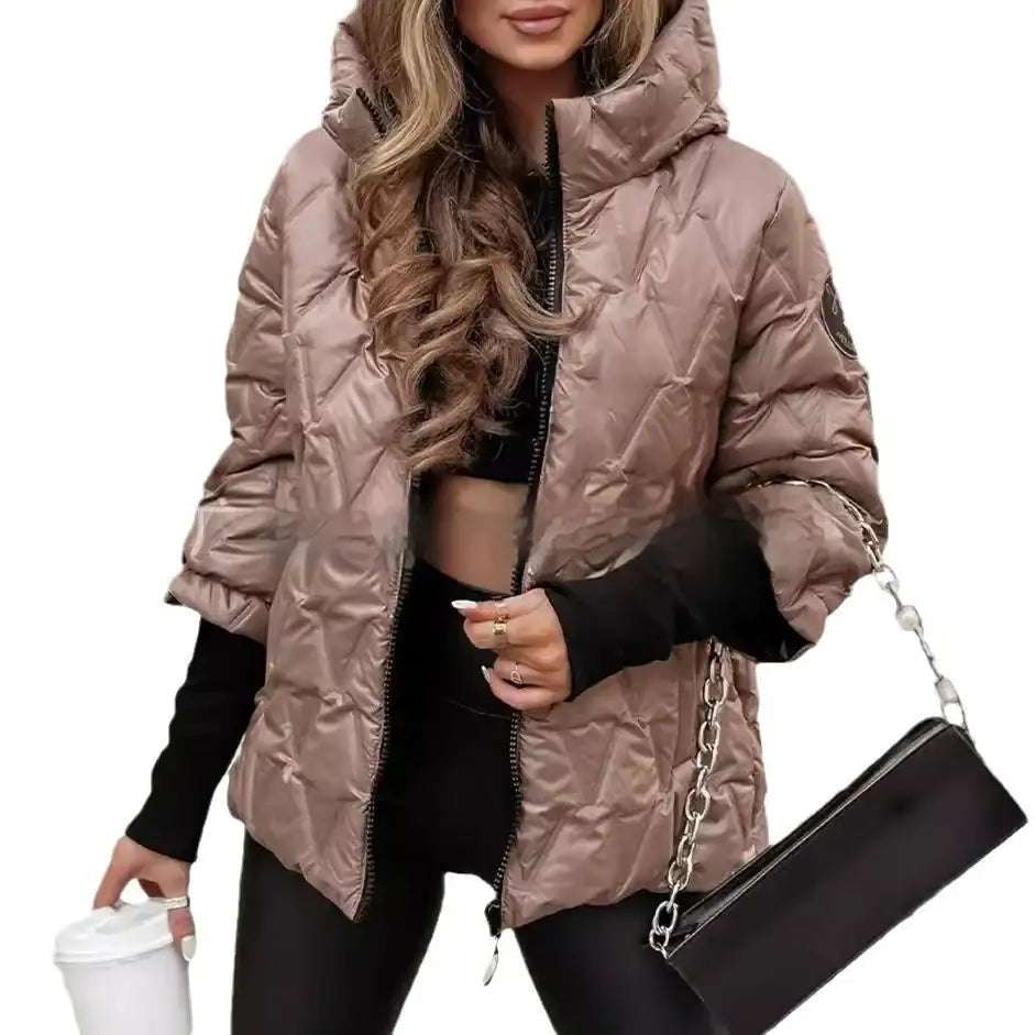 Damen Kapuzenjacke im trendigen Patchwork-Design, locker geschnitten und warm