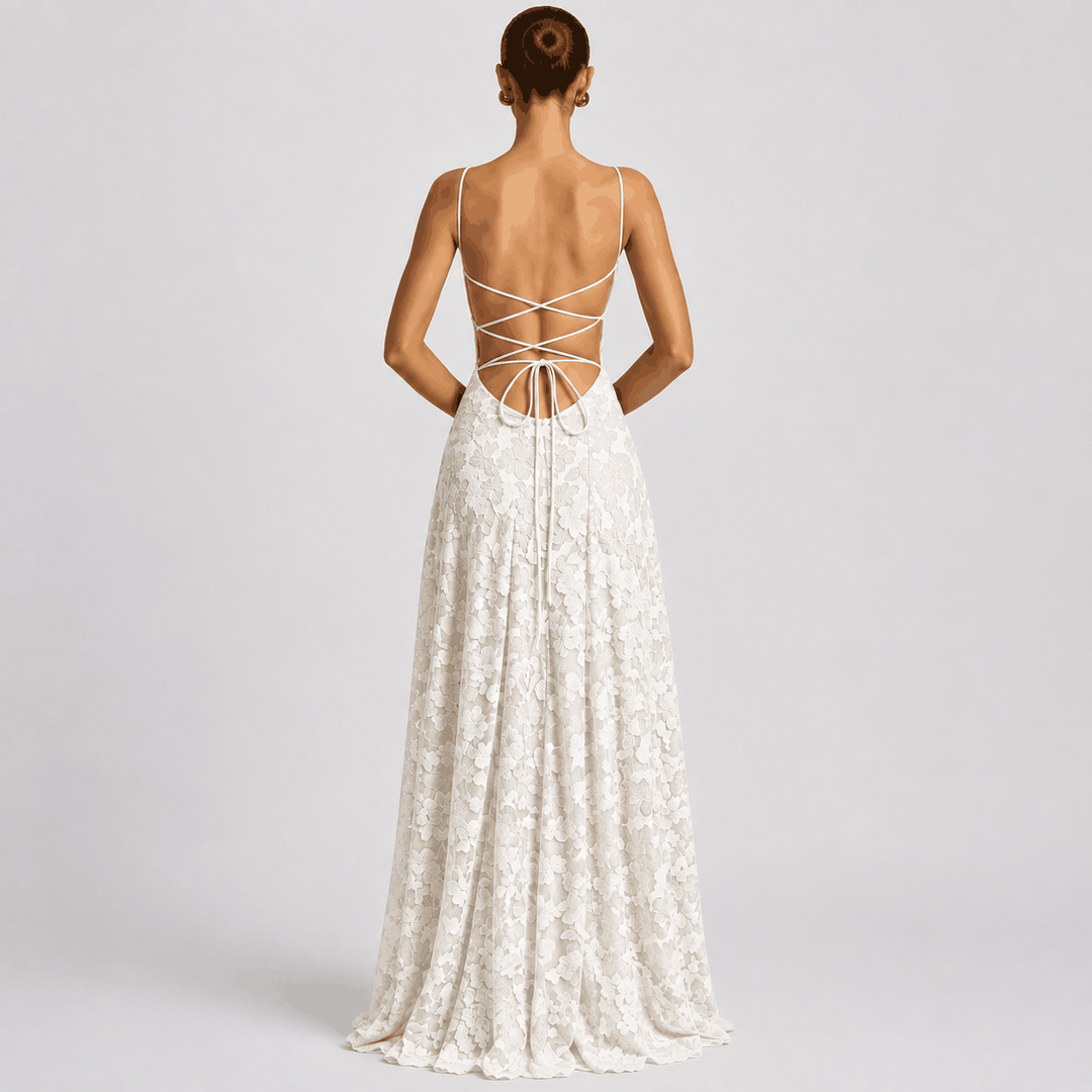 Elegantes ärmelloses Abendkleid mit drapierter Front und offenem Rücken in fließendem Maxilänge-Schnitt