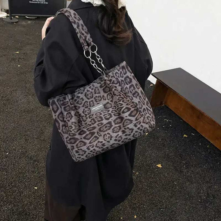 Trendige Damen Tote Bag im Leopardenmuster aus PU-Leder, modern und quadratisch mit Innen-Steckfach