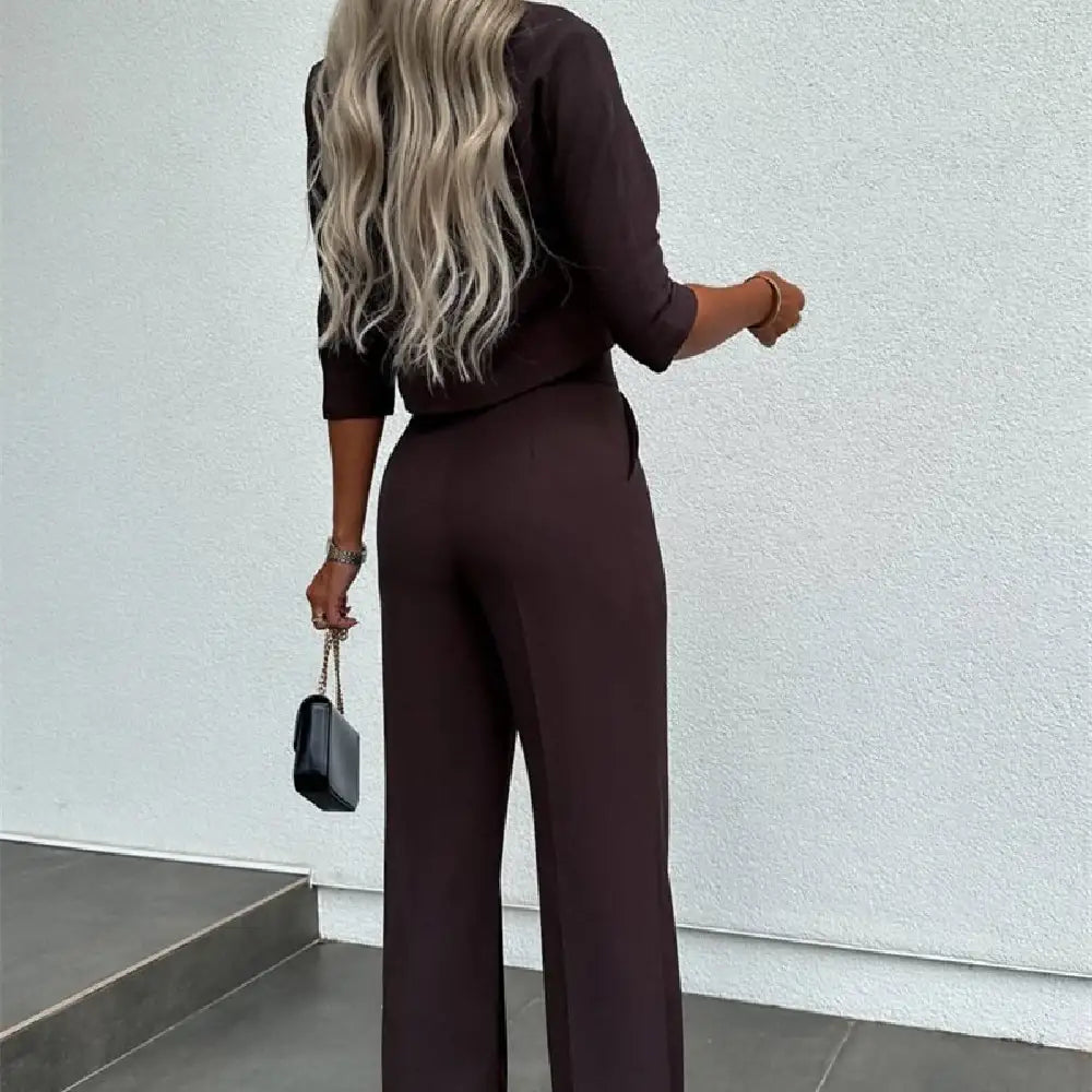 Modisches Oberteil mit Schrift-Print und weiter Hose im High Waist Design für Alltag und Komfort