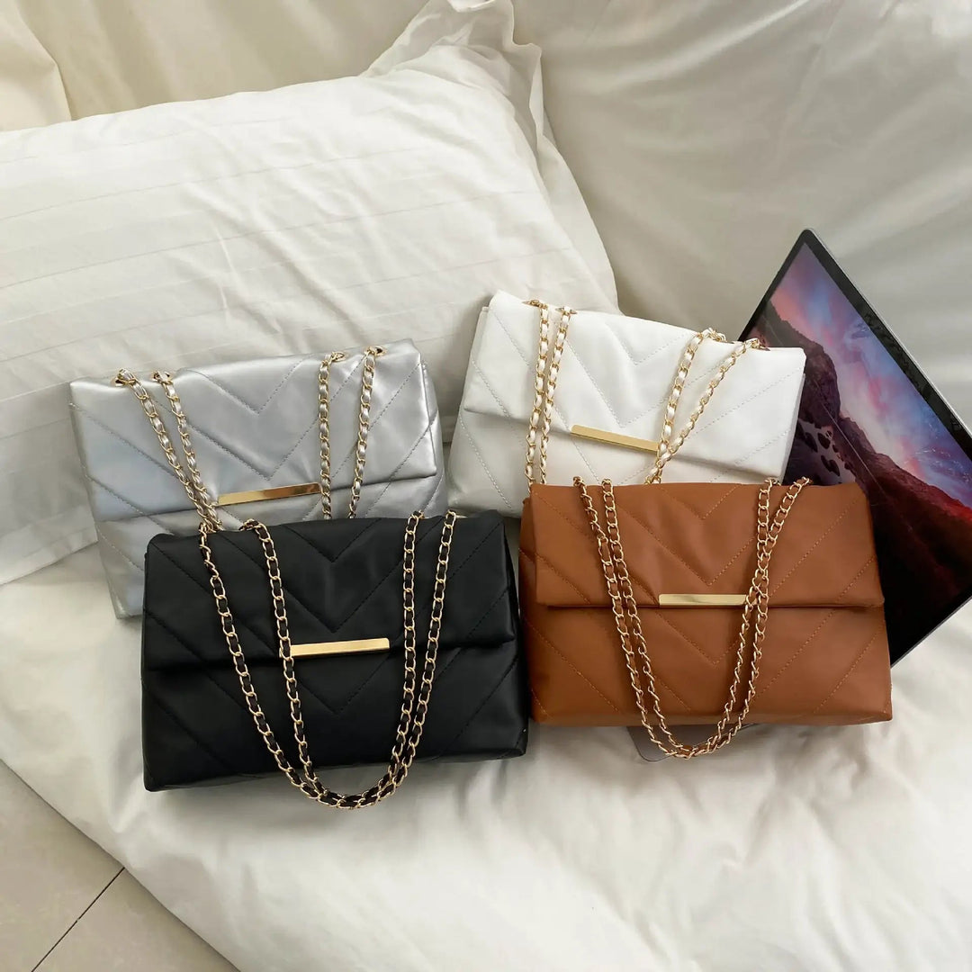 Schlichte tragbare Crossbody-Tasche mit Diamantstickerei und Kettenriemen in elegantem Design