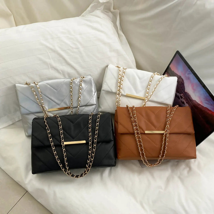 Schlichte tragbare Crossbody-Tasche mit Diamantstickerei und Kettenriemen in elegantem Design