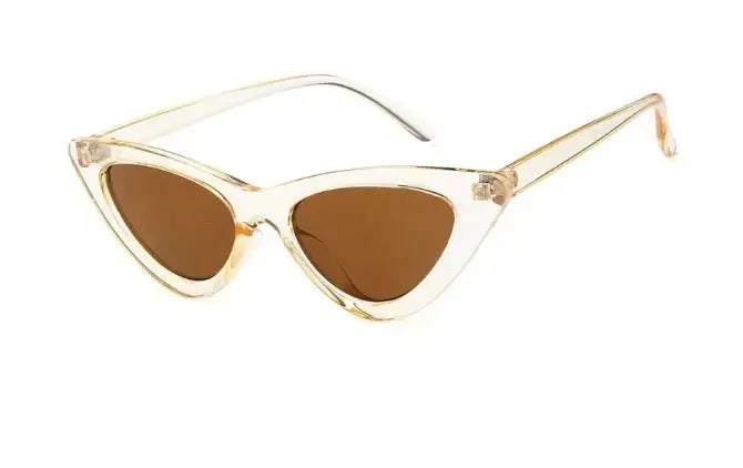 Retro Dreieck Katzenaugen-Sonnenbrille in Schwarz mit UV400 Schutz, modern und vintage im Cat-Eye Stil