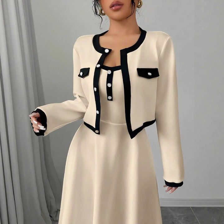 Modernes Damen 2-Teiler Outfit aus weißer cropped Jacke und Unterkleid in Acryl für Herbst