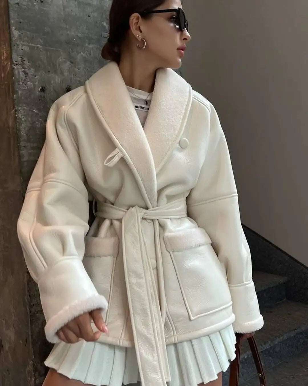 Damen Leder- und Fellmantel im türkischen Stil mit langem Arm und modischem Materialmix aus Kunstleder und Fellimitation