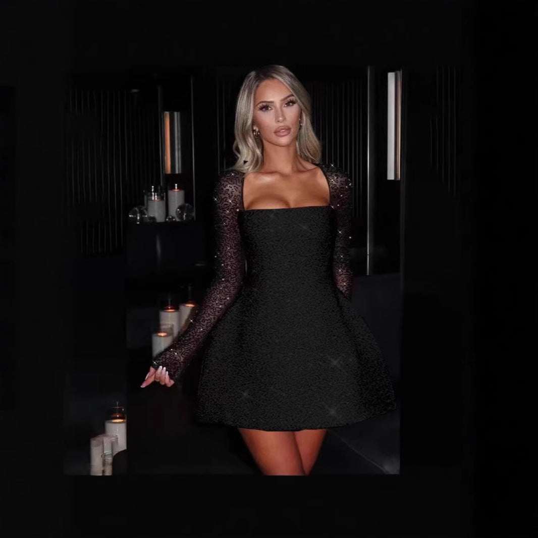 Schwarzes Minikleid mit eckigem Ausschnitt und glitzernden Ärmeln, IsabellBoutique030