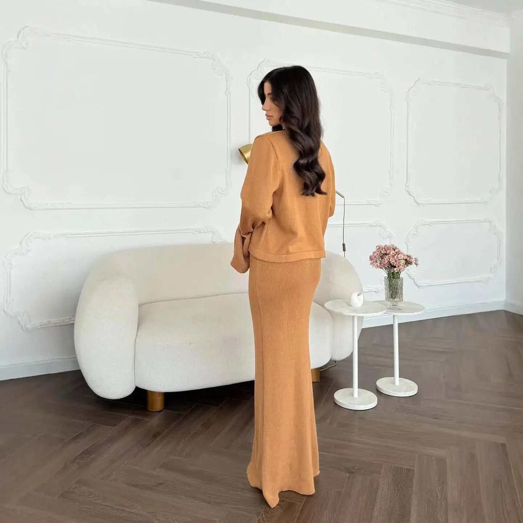 Elegantes zweiteiliges Strickkleid Set Damen mit Knopfleiste und Maxi-Rock in Weiß und Khaki