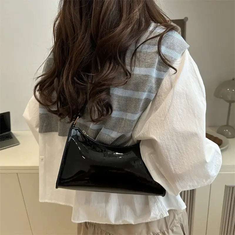 Modische Damen Tote Bag mit minimalistischem Design und edler Struktur in verschiedenen Farben