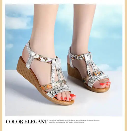 Modische Boho-Strandsandalen für Damen mit Keilabsatz und Cut-Out-Details