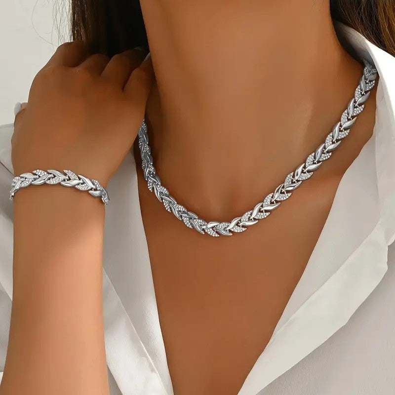 Silberne Halskette und Armband mit Blattmuster und Kristallen, IsabellBoutique030