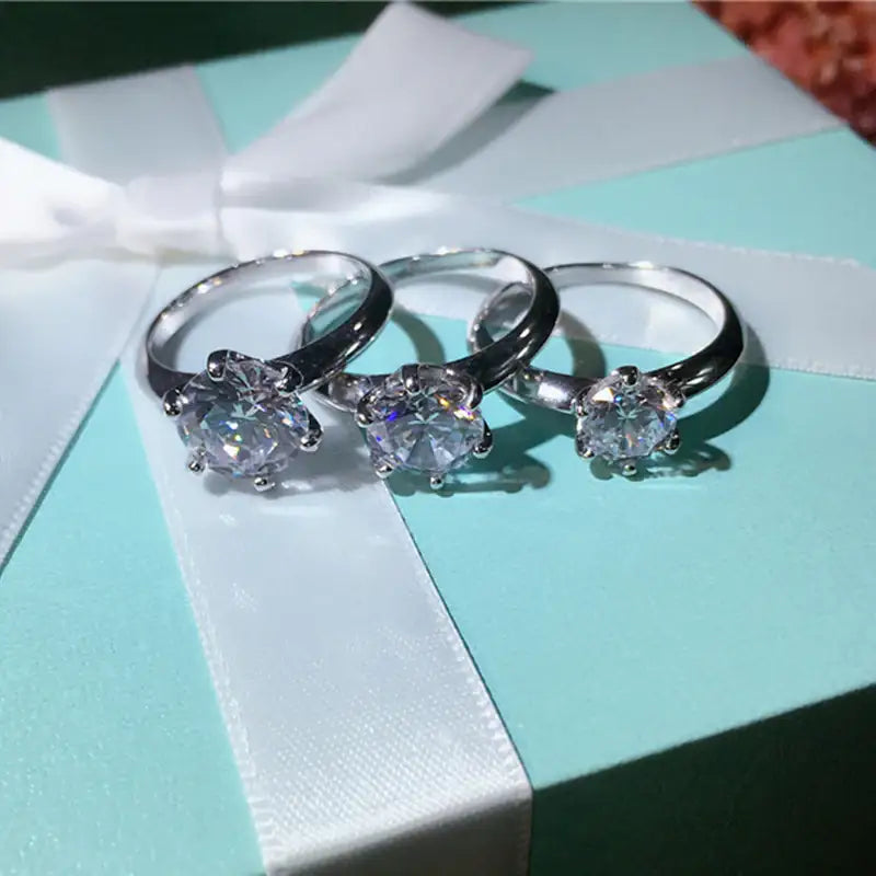 S925 Sterling Silber Solitär-Diamantring klare Eleganz für Verlobung und Ehe