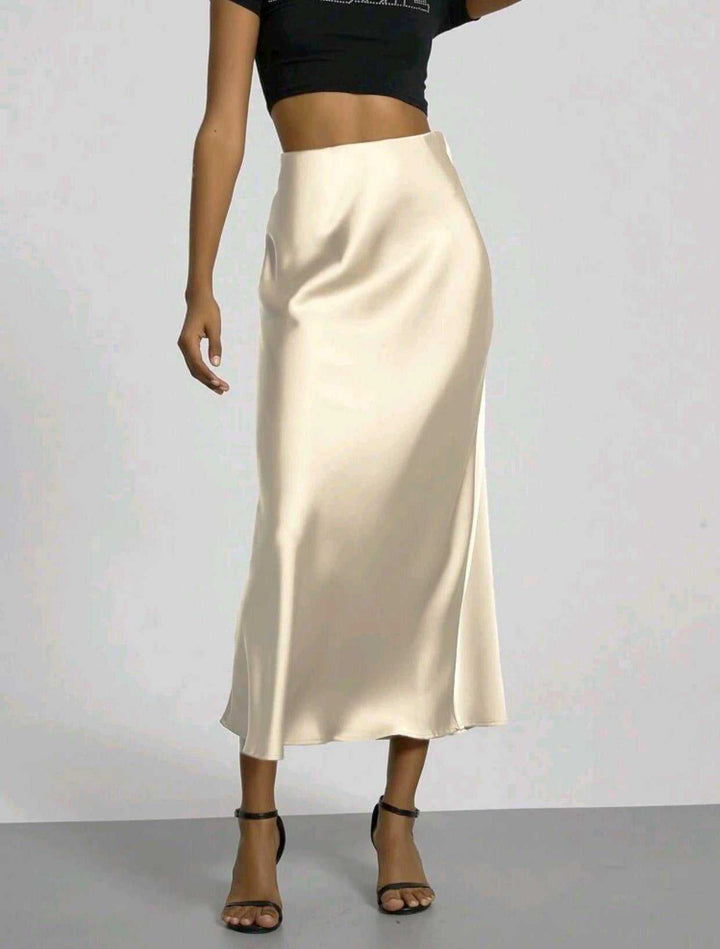 Cremefarbener Satinrock, Maxilänge, fließender Schnitt, elegant, Damenmode, IsabellBoutique030