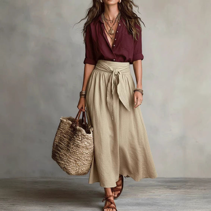 Damen Sommer-Set mit schwarz-grüner Kurzarm-Bluse und geradem Rock, luftiger Stoff für sommerlichen Look