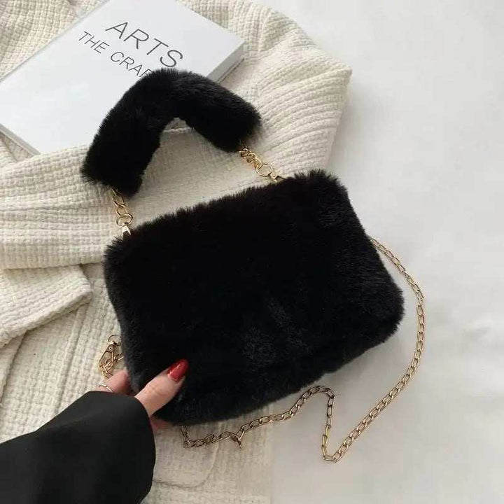 Kuschelige Mini-Tasche in Herzform aus weichem Plüsch mit Kette und urbanem Stil in verschiedenen Farben