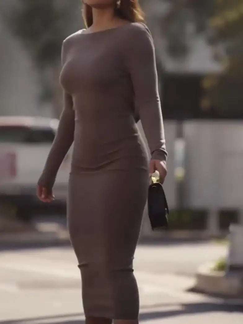 Figurbetontes, rückenfreies Kleid mit langen Ärmeln für elegante Anlässe