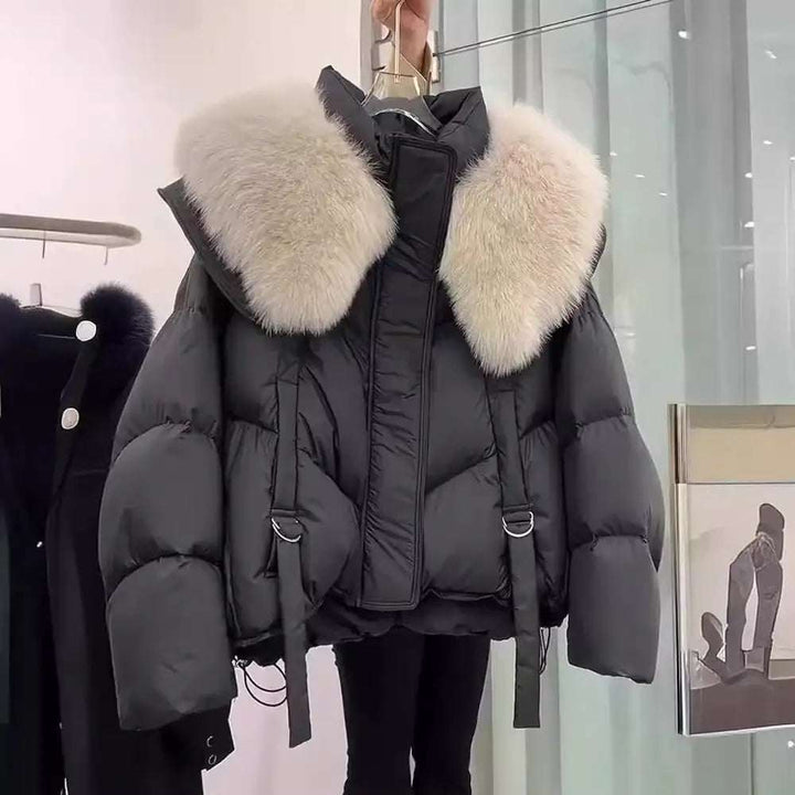 Schwarze Daunenjacke mit breitem Pelzkragen und Bindegürteln IsabellBoutique030