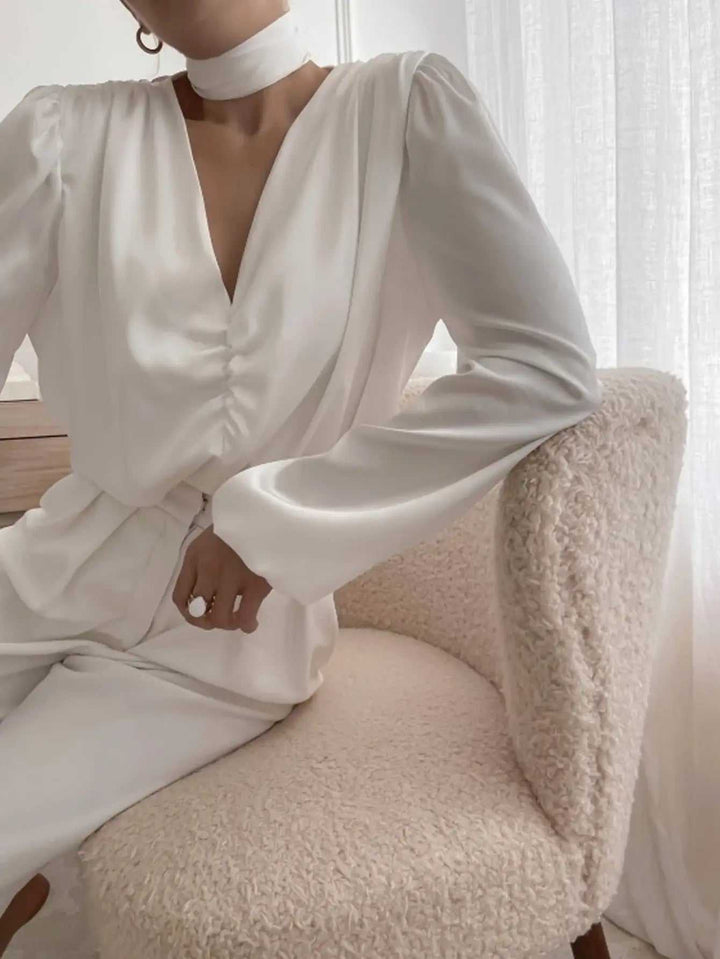 weißes französisch inspiriertes Damen Top mit Neckholder und langem Arm
