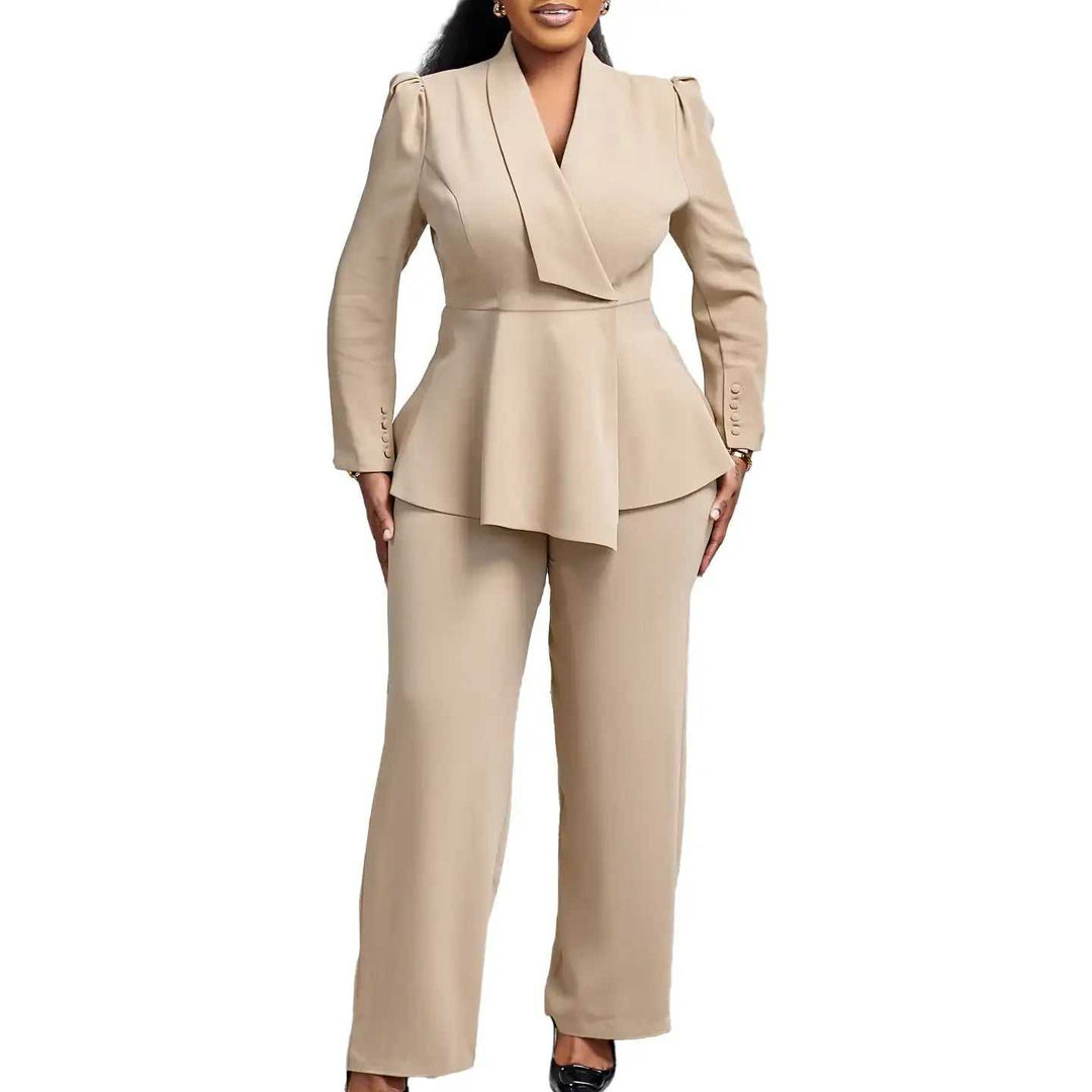 Moderner Damen-Anzug mit elegantem Design für Büro und besondere Anlässe.