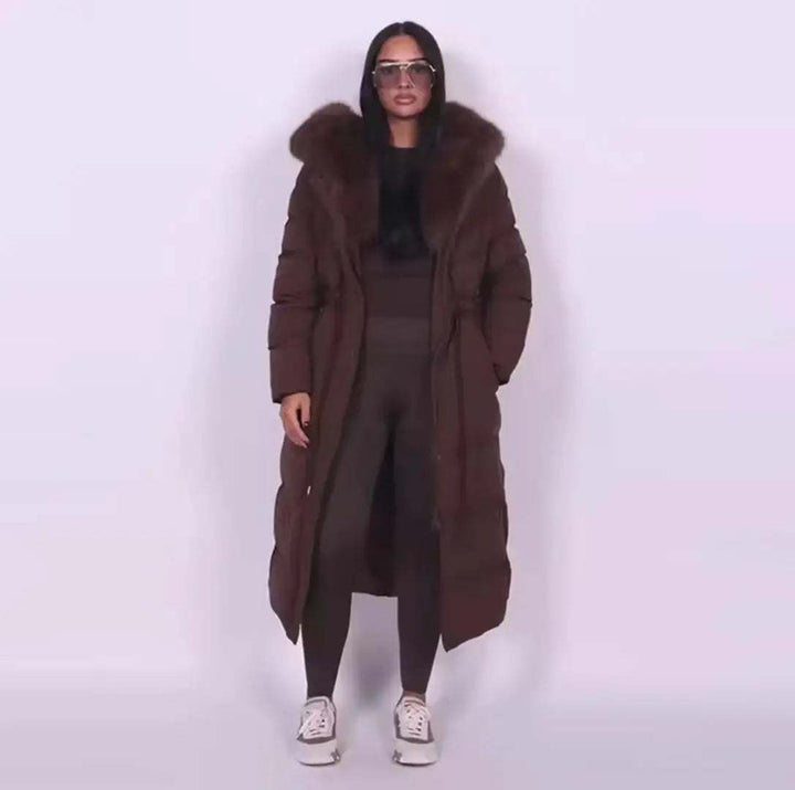 Stilvoller, warmer Damenmantel mit weichem Pelzkragen für eleganten Kälteschutz im Winter