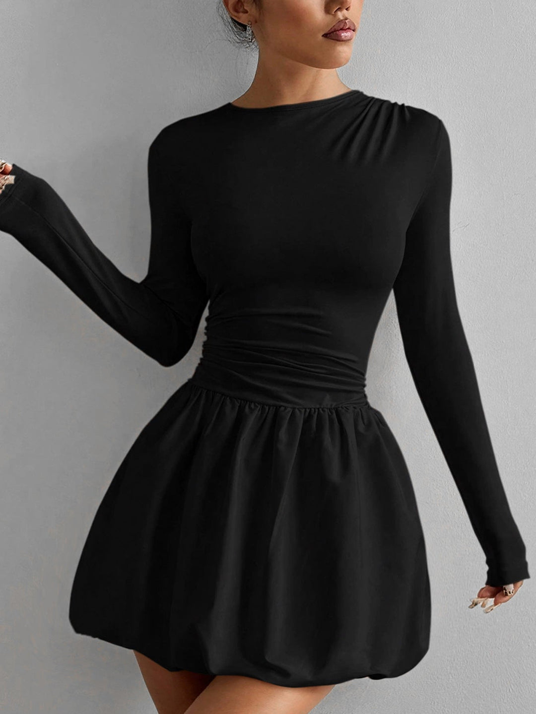 Elegantes Damen Skaterkleid figurbetont mit Stretch-Stoff und ausgestellter Hüftpartie