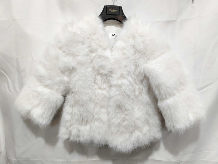 Damen Kurzmantel mit luxuriösem Fuchsfellbesatz in elegantem Design für warme Wintermode