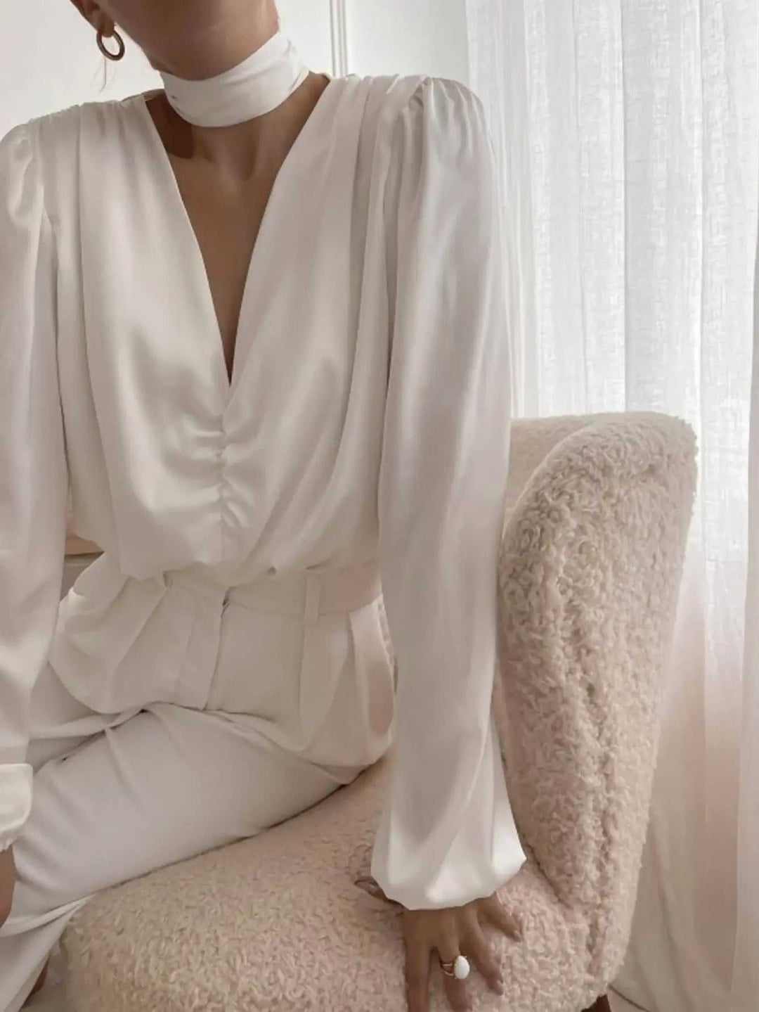 Weißes französisch inspiriertes Damen Top mit Neckholder und lockerer Passform