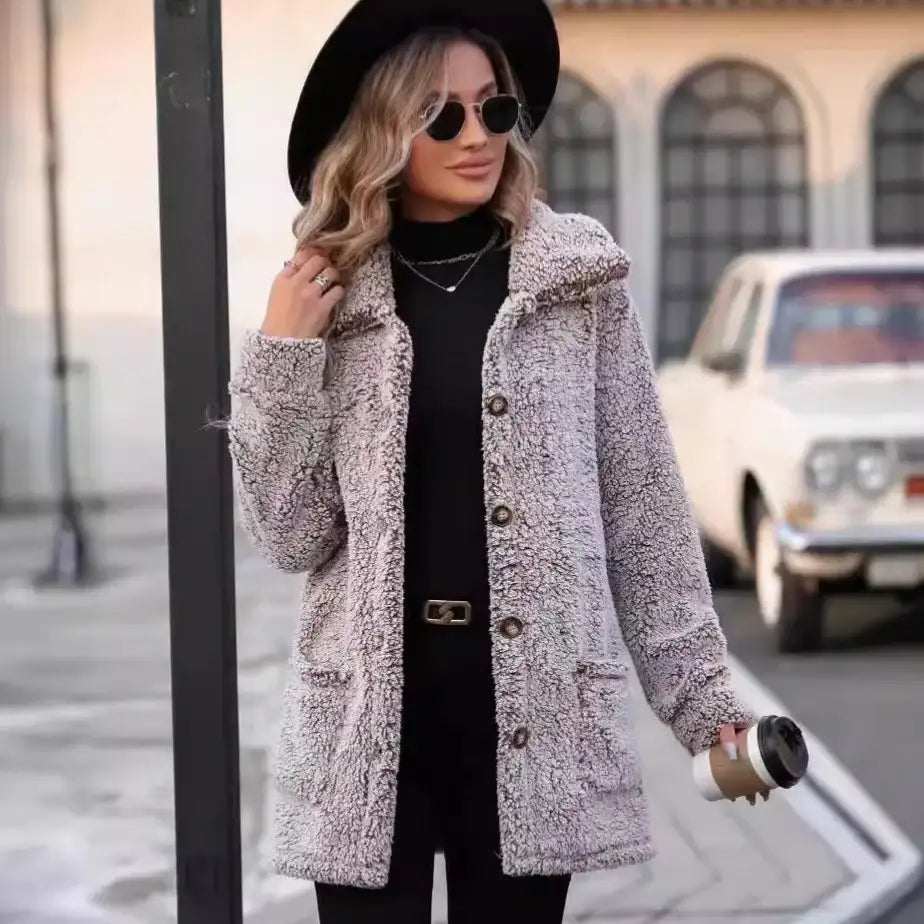 Lässige Damen Steppjacke im Cardigan-Stil aus weichem Faded Bubble Velvet mit lockerer Passform in Hellbraun und Schwarz