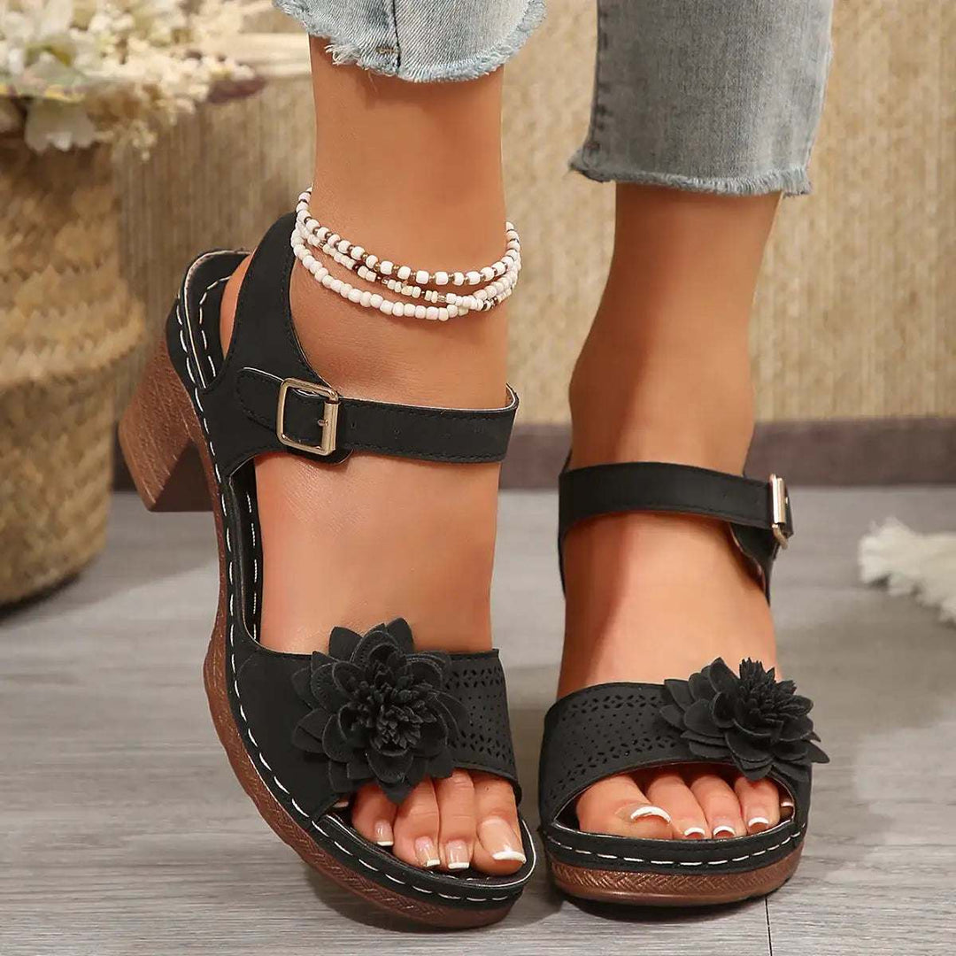 Damen Sandalen mit Blumen-Design und stabilem Blockabsatz in großer Größe