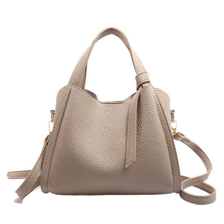 Italienisch inspirierte Bucket Bag aus Korbmaterial mit Ein-Schulter-Trageweise in Retro-Design