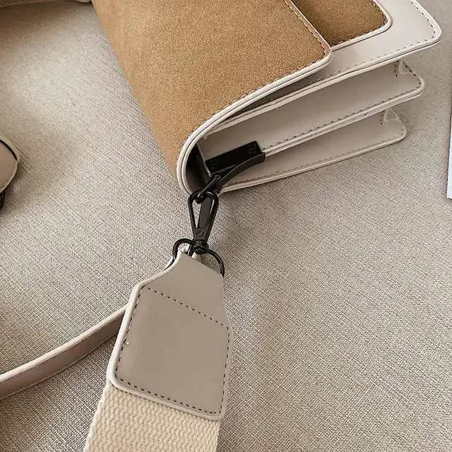 Trendige Retro Mini-Umhängetasche im kleinen, quadratischen Design in mehreren Farben