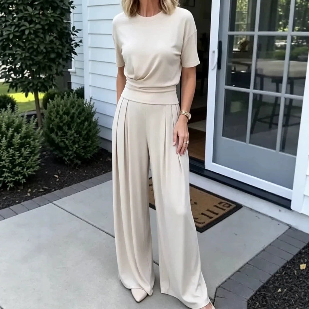 Damen Sommer-Set mit weitem T-Shirt und Hose im trendigen Streetwear Look