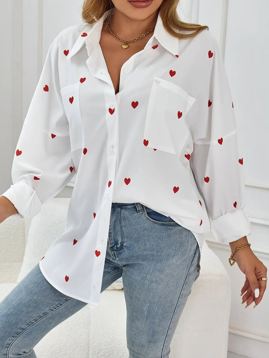 Lässige Damenbluse mit Love-Print in Rot für den Alltag, lockerer Schnitt, leichtes Polyester, modisch und bequem