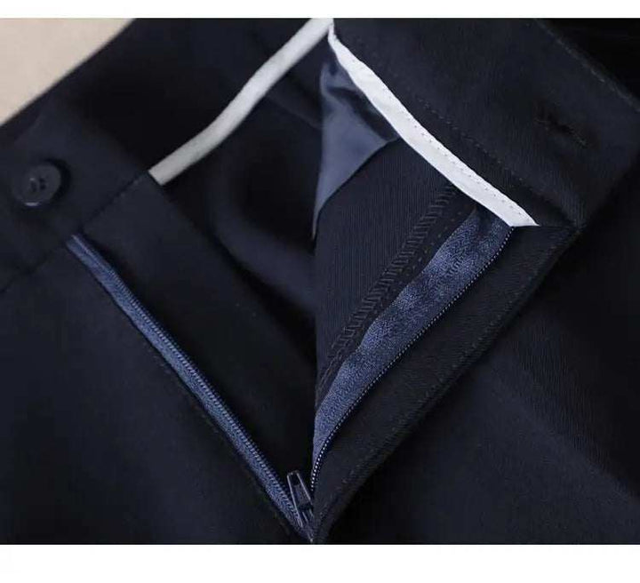 Eleganter Damen-Businessanzug mit Blazer und Schlaghose für Büro und Meetings