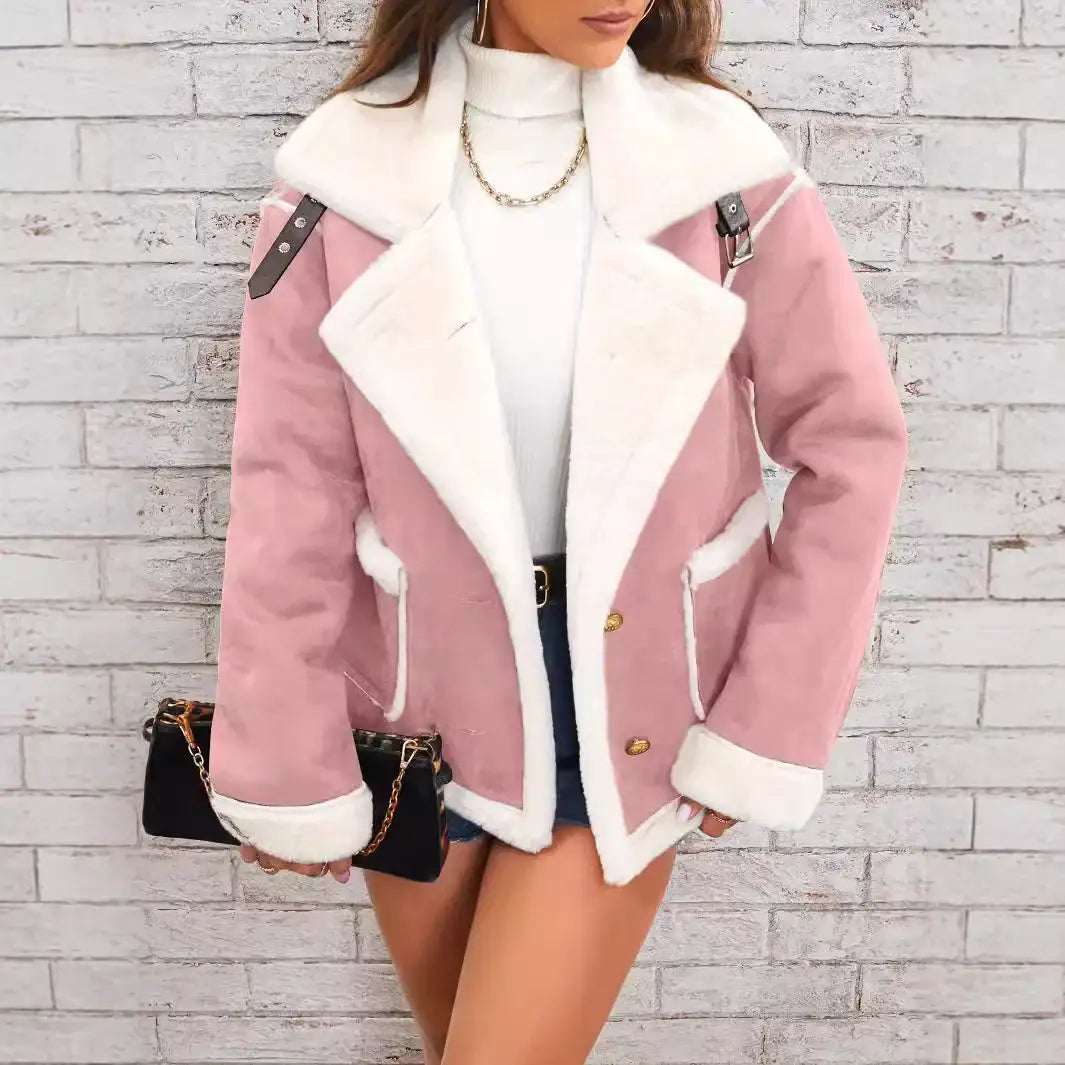 Damen Winterjacke aus weichem Plüsch mit Polokragen in Kaffeefarbe, warm und lässig