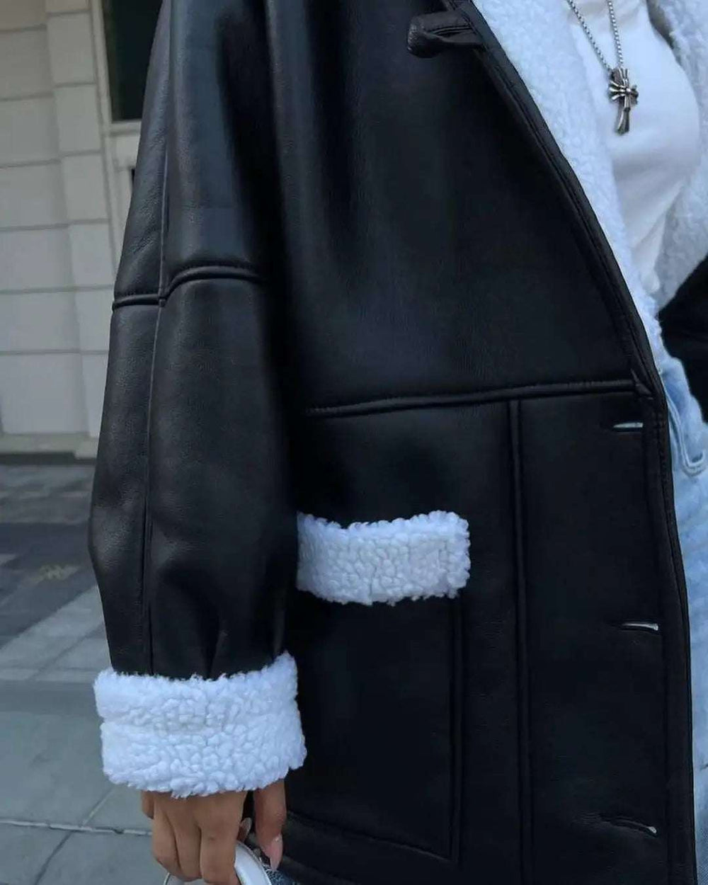 Damen Leder- und Fellmantel im türkischen Stil mit langem Ärmel und modischem Materialmix