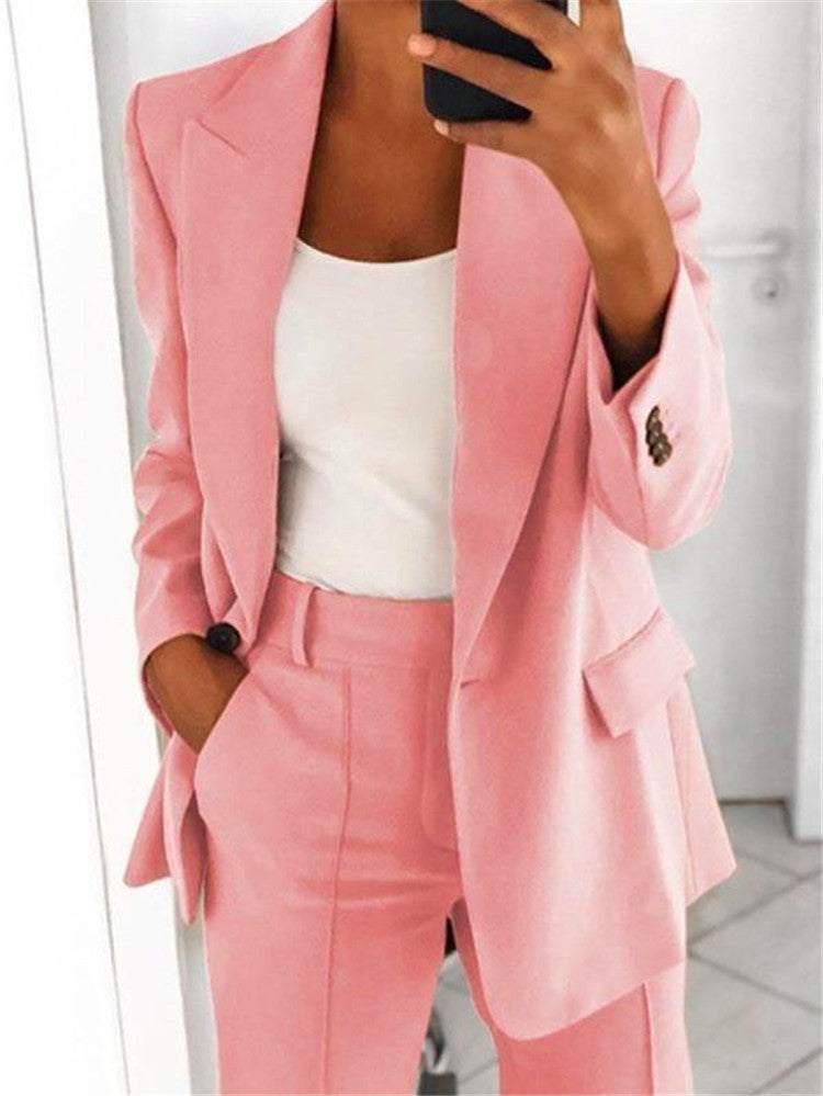 Eleganter rosafarbener Anzug mit zweireihigem Blazer und Hose für Damen. IsabellBoutique030