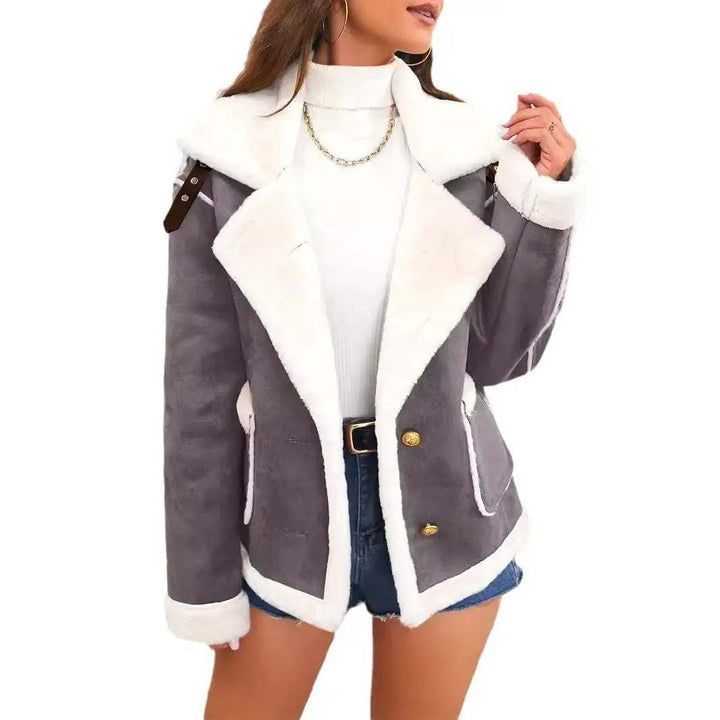 Damen Winterjacke aus Plüsch mit Polokragen in Kaffeefarbe, warm und lässig