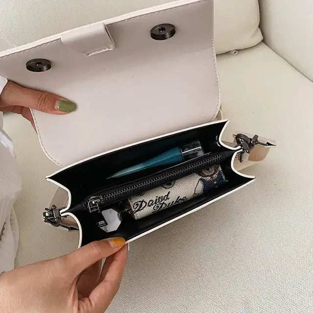 Trendige Retro Mini-Umhängetasche im kleinen, quadratischen Design in verschiedenen Farben