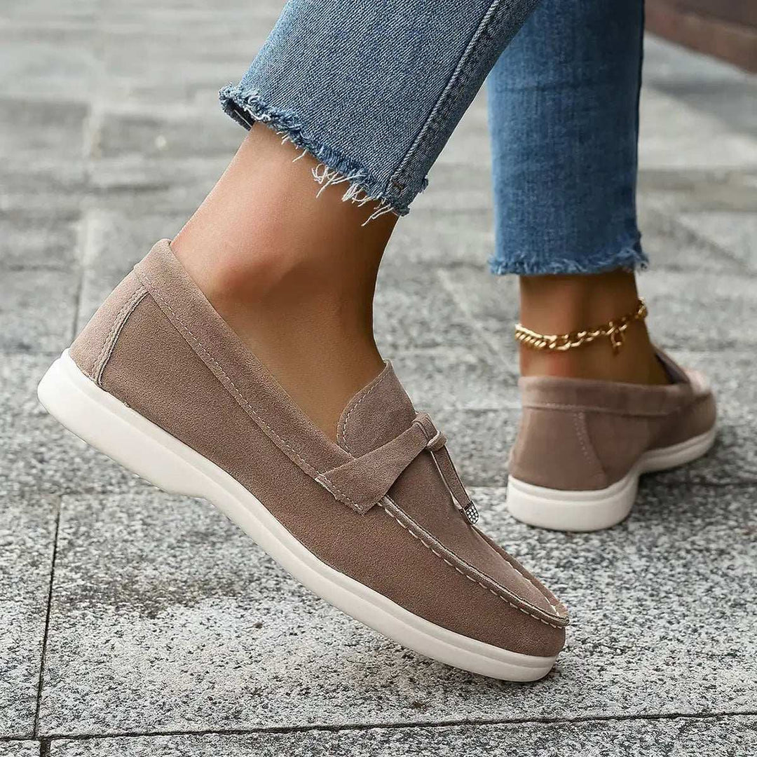Flache Damen Slipper im Loafer-Stil mit Quasten in Aprikose und Braun