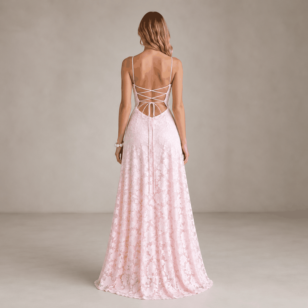 Elegantes Abendkleid mit drapierter Front und offenem Rücken in roter Farbe