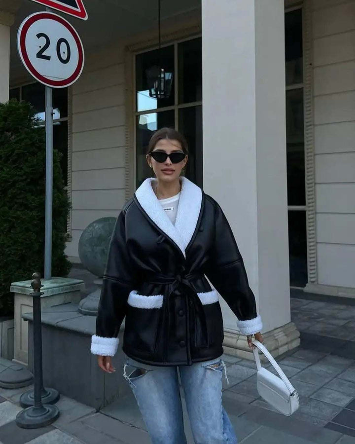 Damen Leder- und Fellmantel im türkischen Stil mit langem Ärmel und modischem Materialmix aus Kunstleder und Fellimitat