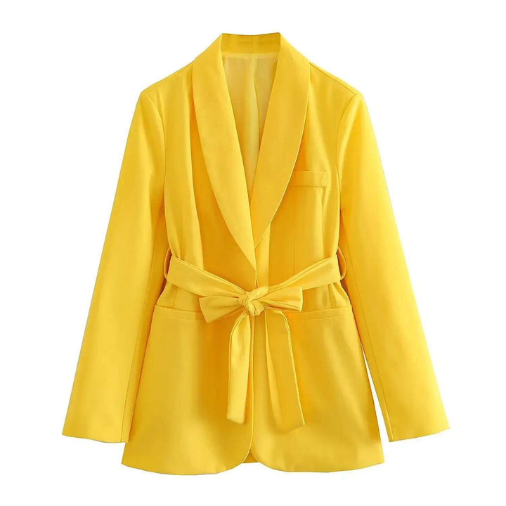 Eleganter Damen Casual-Anzug mit Gürtel, Blazer und Hose in moderner Passform