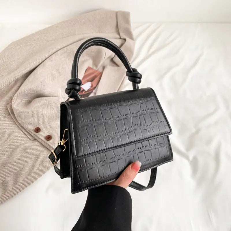 Schwarze Kroko-Tasche mit Henkel und Überschlag, IsabellBoutique030