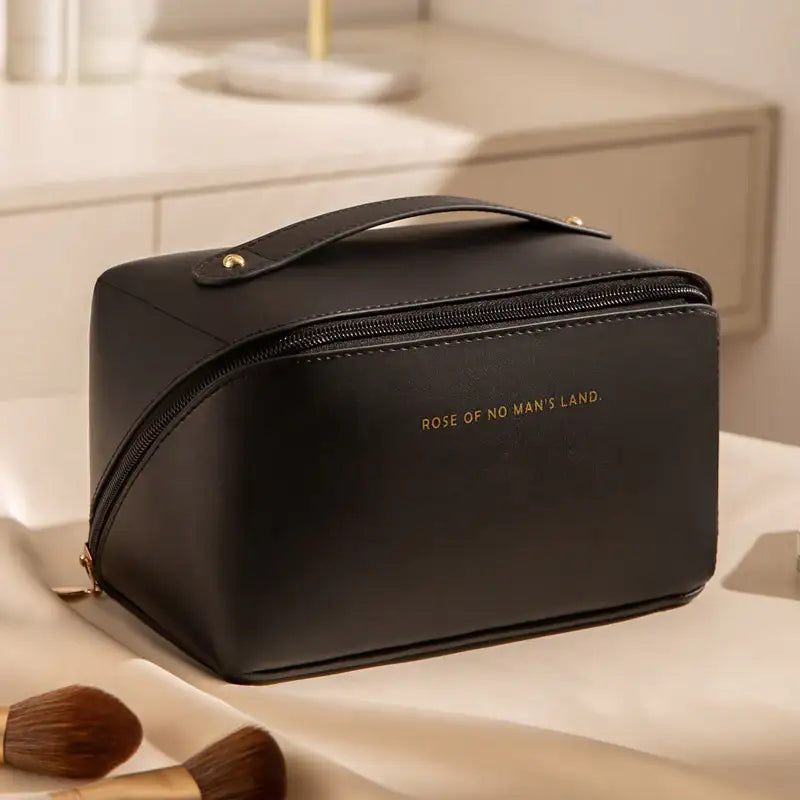 Karierte Damen Kosmetiktasche mit großem Fassungsvermögen und strukturierter Bauweise, ideal für Reisen und Alltag