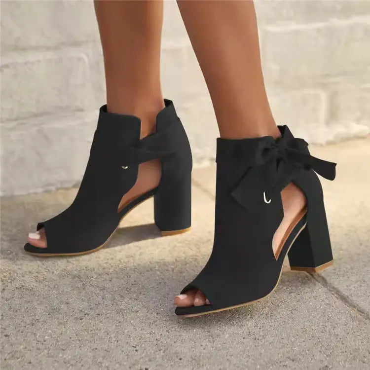 Elegante Damen Sandalen mit seitlichen Cut-Outs, Schleife, Blockabsatz und Peep-Toe in Wildleder-Optik