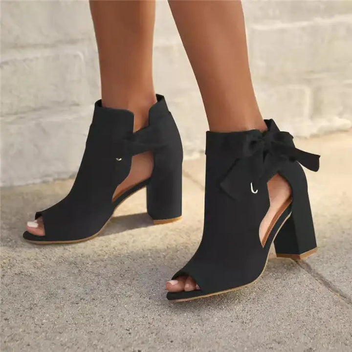 Elegante Damen Sandalen mit seitlichen Cut-Outs, Schleife, Blockabsatz und Peep-Toe in Wildleder-Optik
