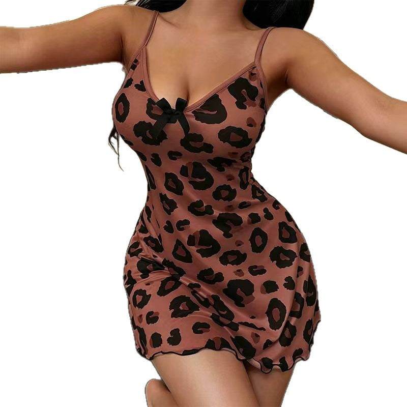 Kurzes Spaghettiträger-Kleid mit Leopardenmuster in Braun und Schwarz, V-Ausschnitt mit Schleife. IsabellBoutique030