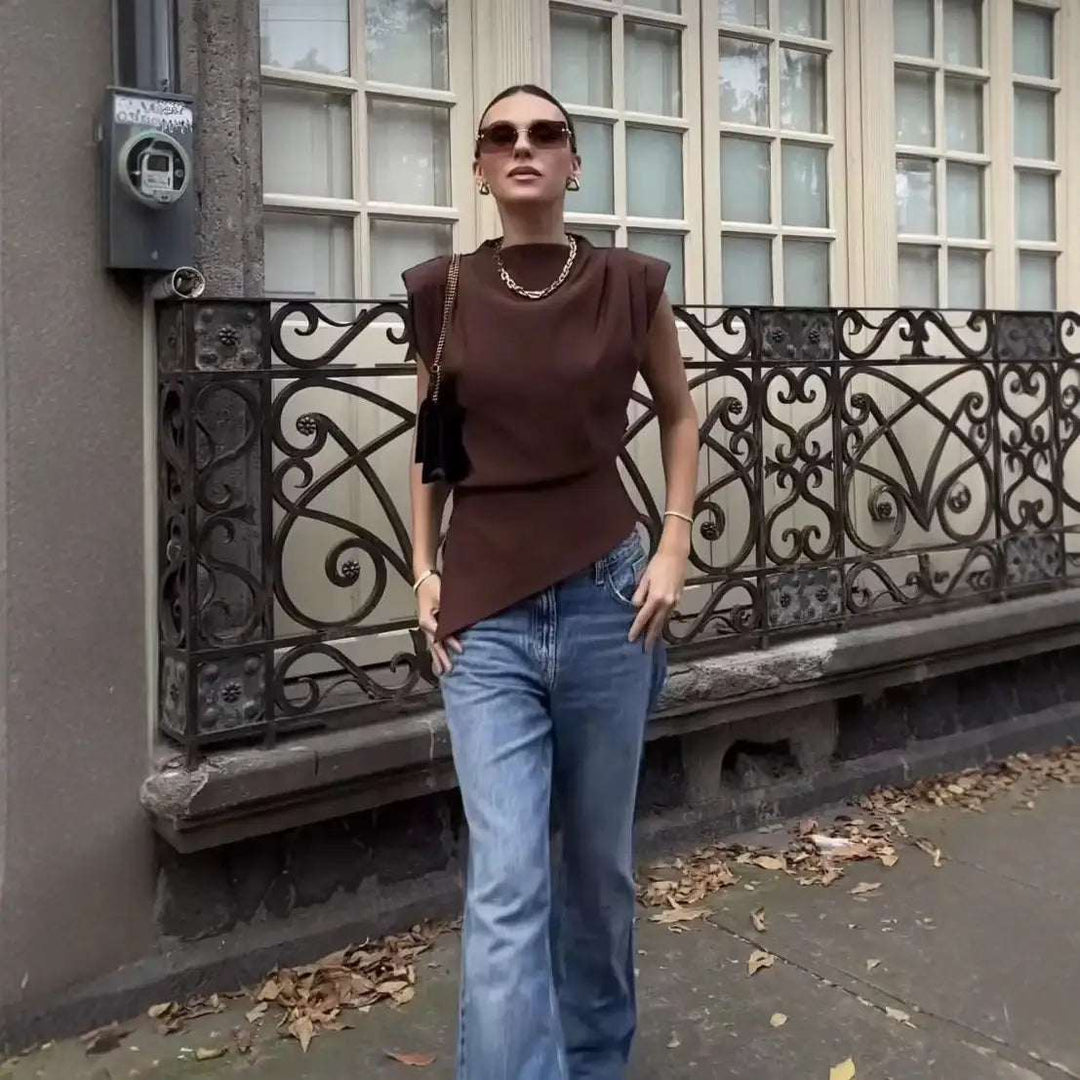 Modernes Damen Top mit Plissee und betonten Schultern in Slim Fit
