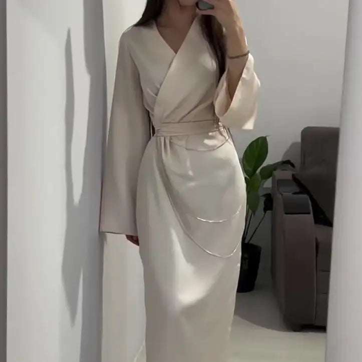 Modisches Damen Uni-Kleid in Maxilänge mit tailliertem Schnitt elegant und vielseitig