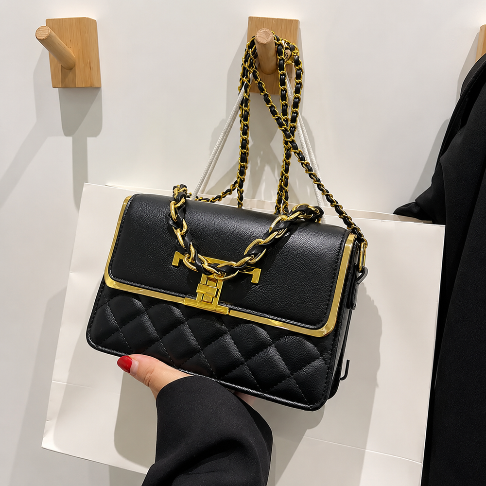 Elegante Handtasche mit funkelnder Diamantkette in Schwarz, stilvolle Schultertasche für besondere Anlässe